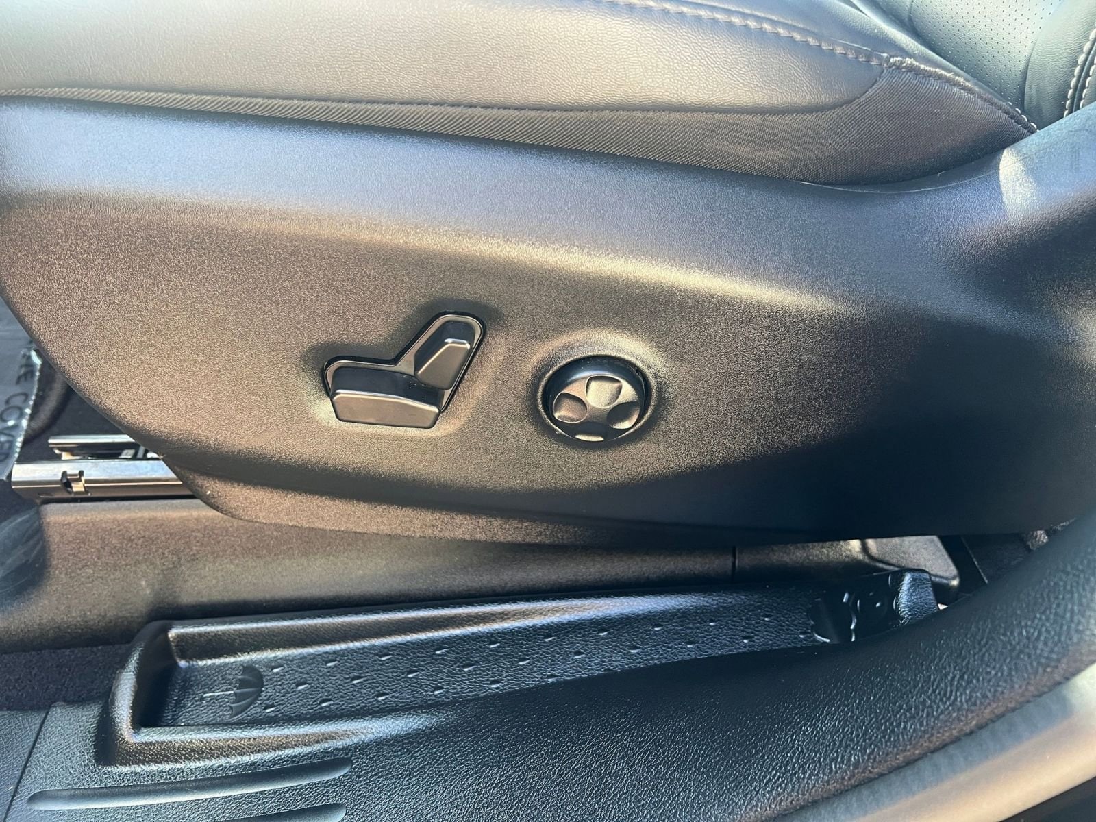 Thumbnail: 2025 Chrysler Pacifica - 22