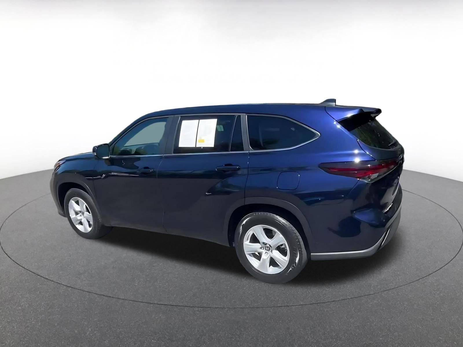 Thumbnail: 2025 Toyota Highlander - 10