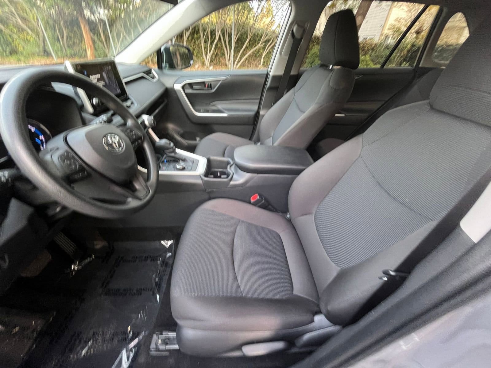 Thumbnail: 2025 Toyota RAV4 - 25