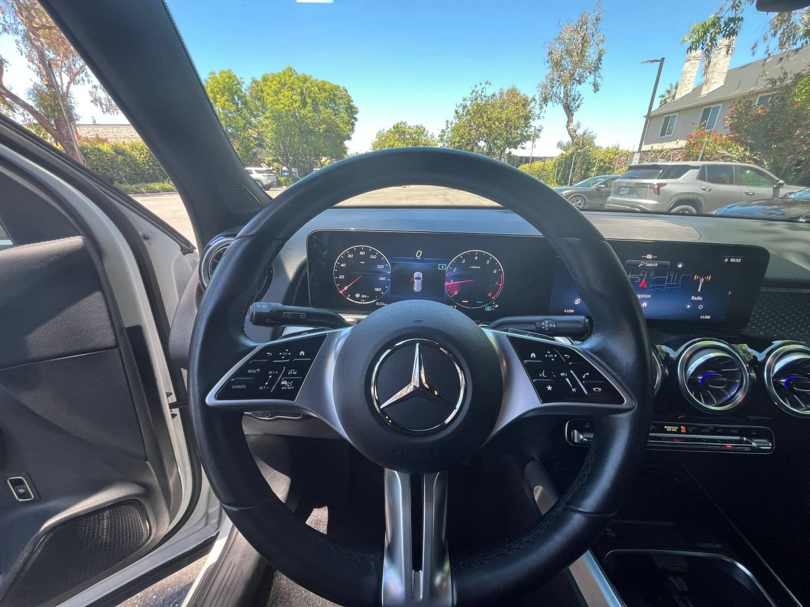 Thumbnail: 2025 Mercedes-Benz GLB - 35
