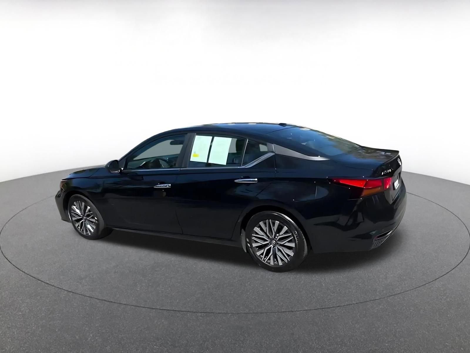 Thumbnail: 2025 Nissan Altima - 10