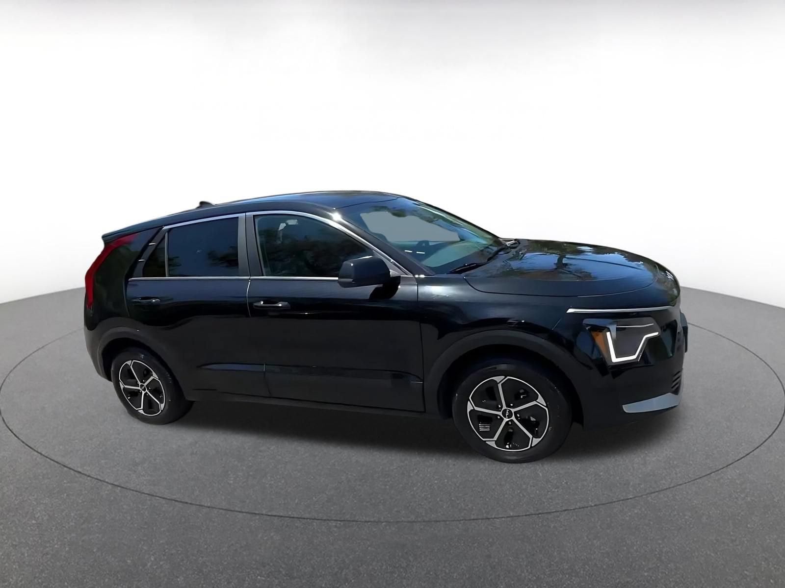 Thumbnail: 2026 Kia Niro - 2