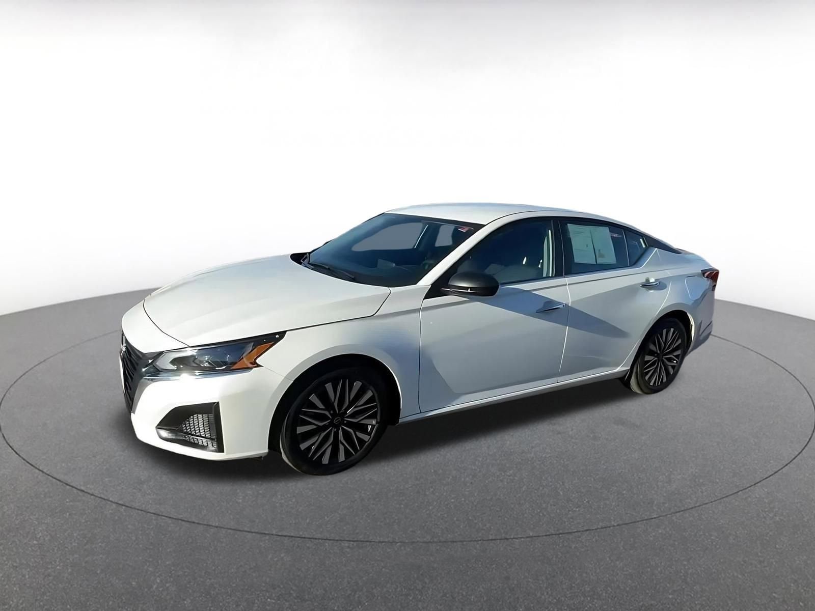 Thumbnail: 2025 Nissan Altima - 8