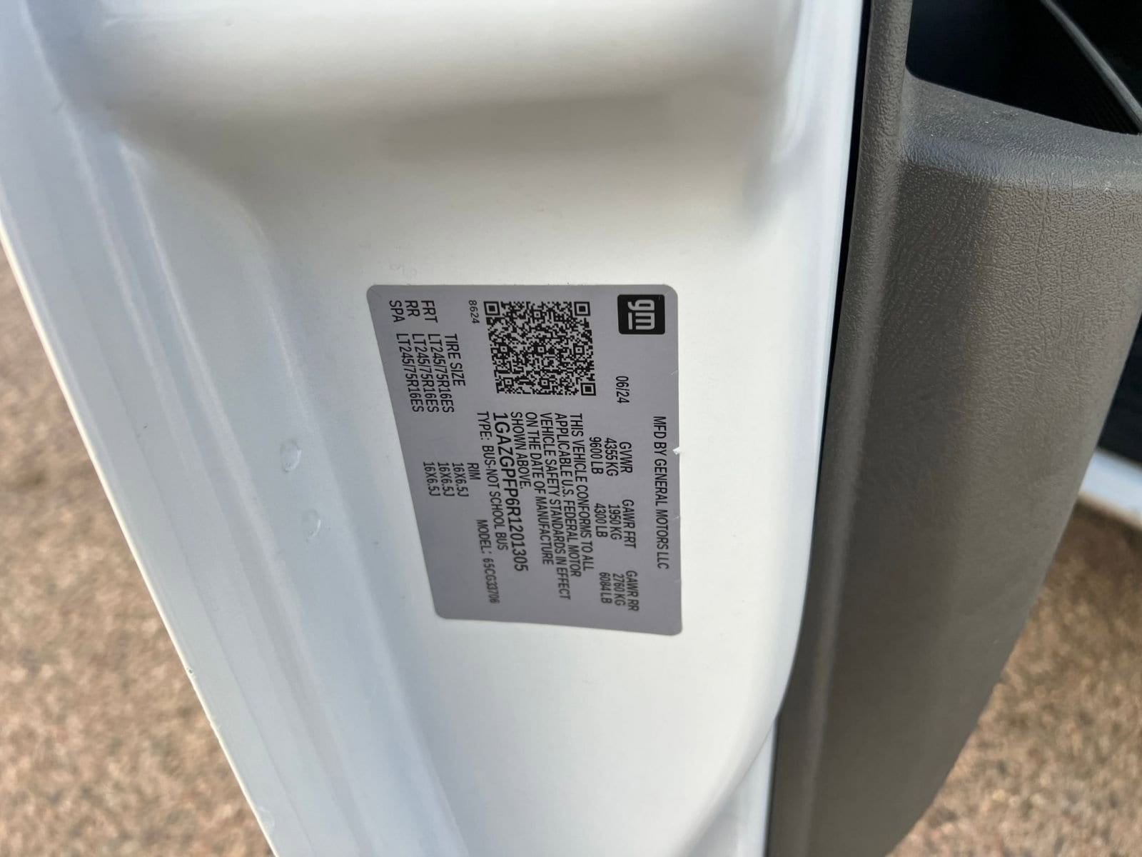 Thumbnail: 2024 Chevrolet Express - 29