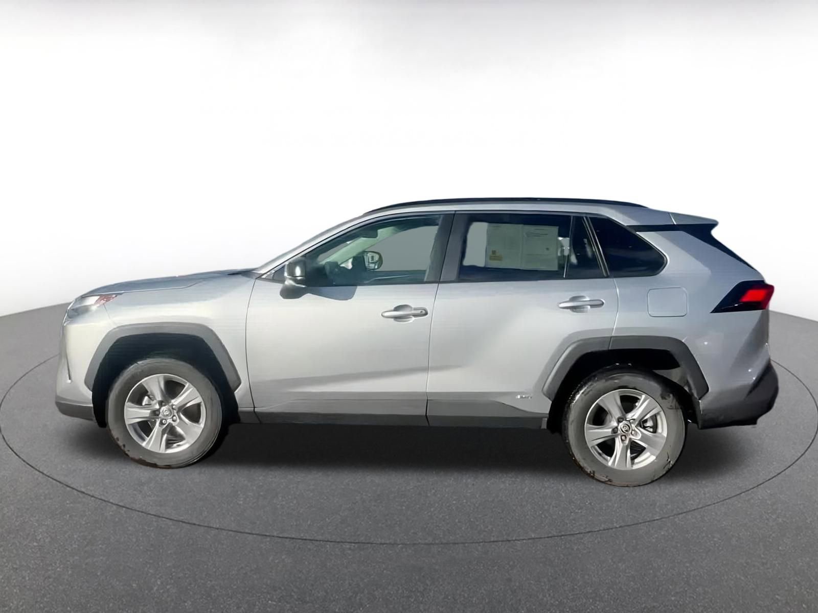 Thumbnail: 2025 Toyota RAV4 - 8