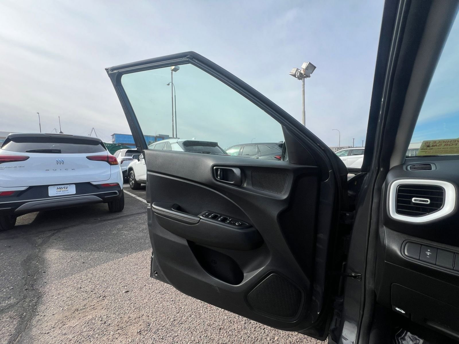 Thumbnail: 2023 Hyundai Venue - 18