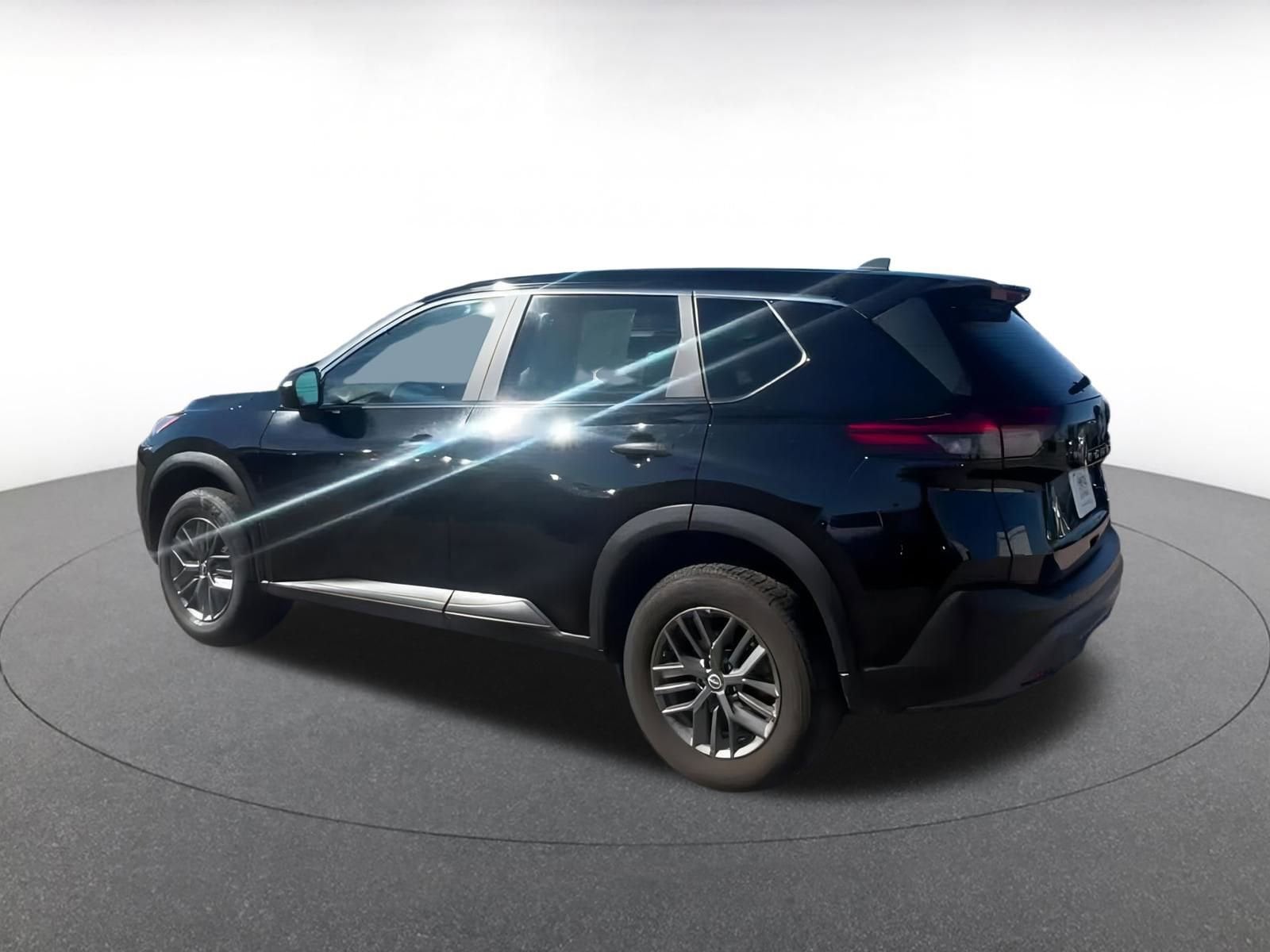 Thumbnail: 2023 Nissan Rogue - 10