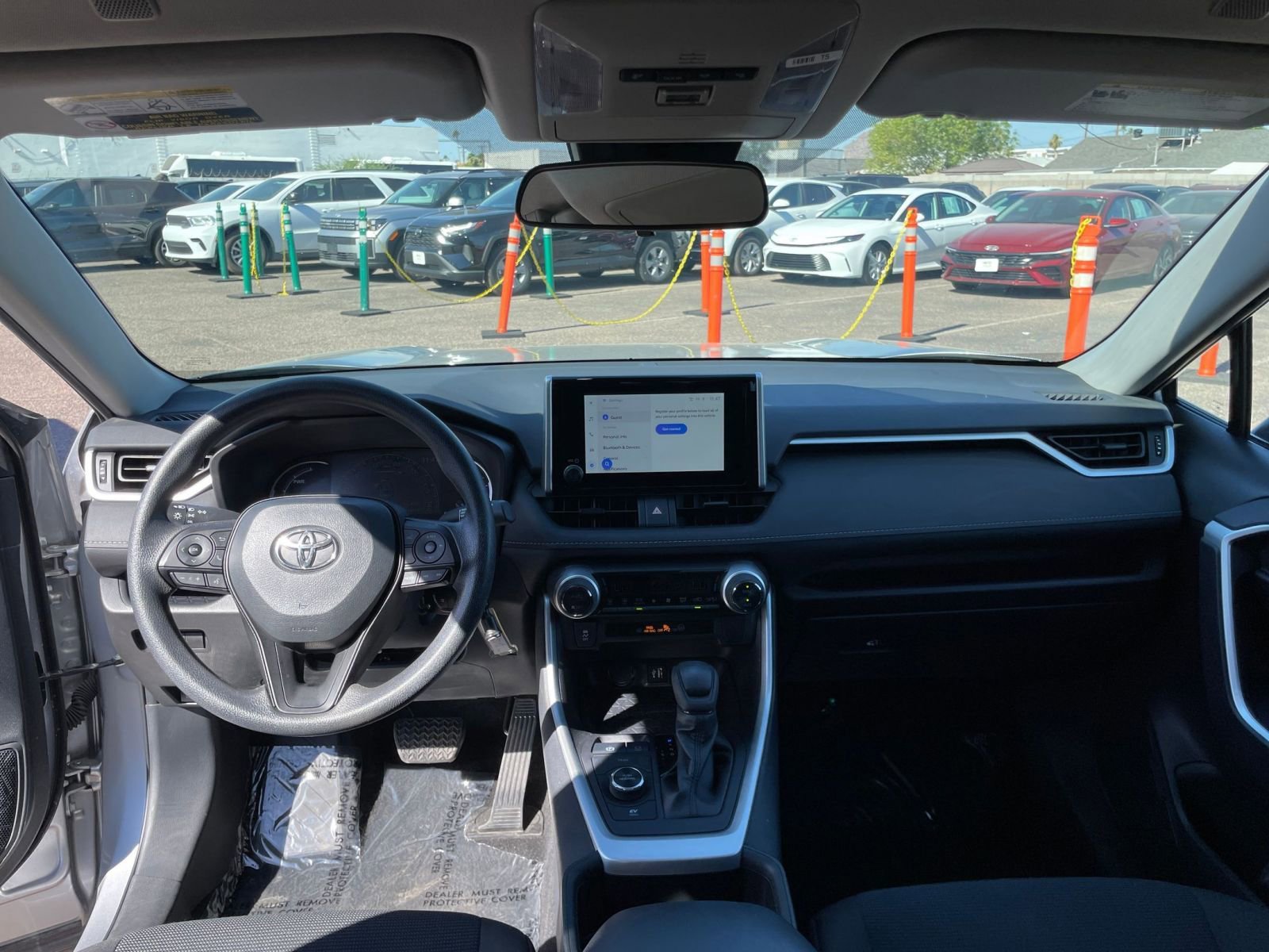 Thumbnail: 2025 Toyota RAV4 - 32