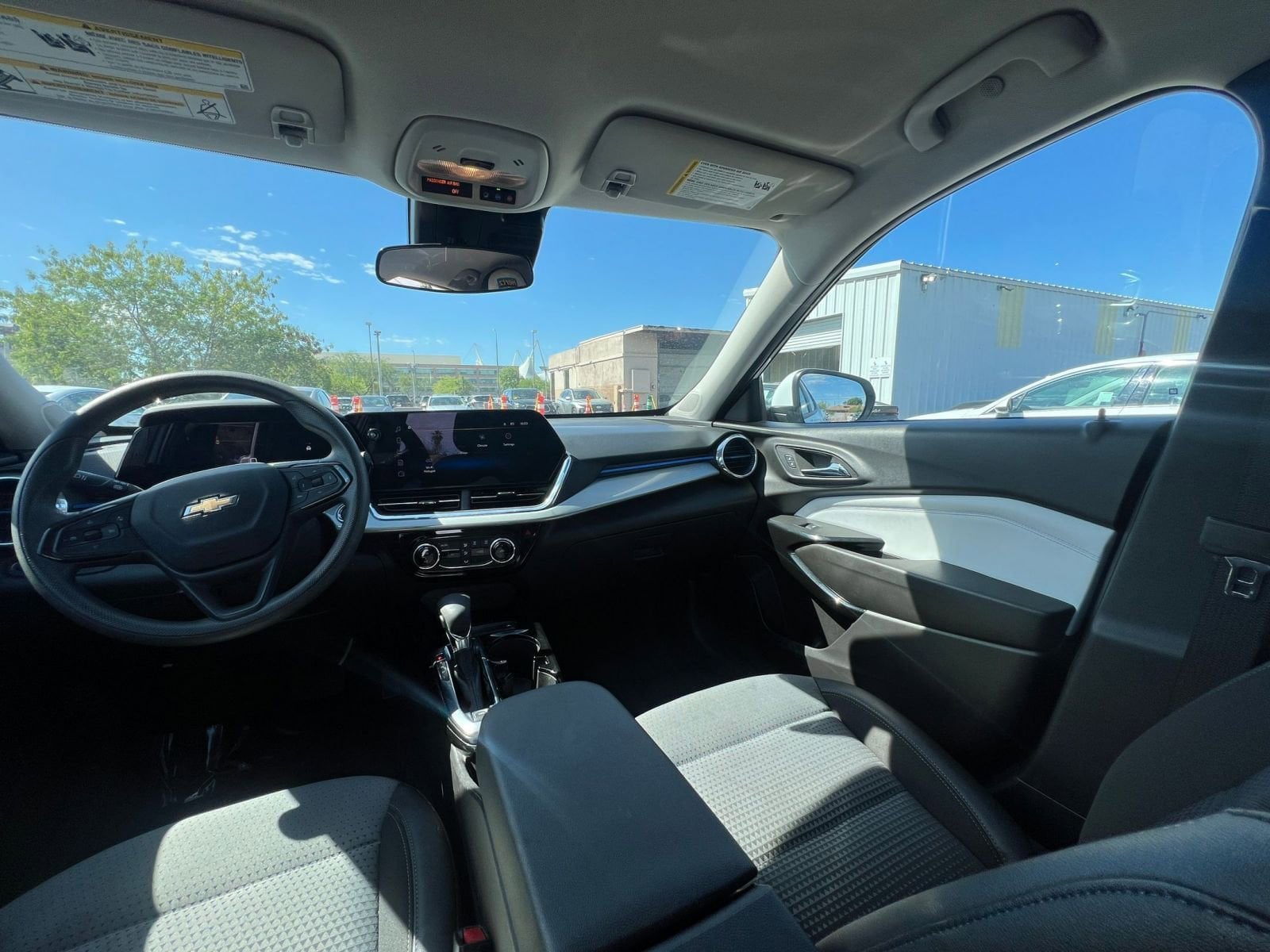 Thumbnail: 2025 Chevrolet Trax - 35