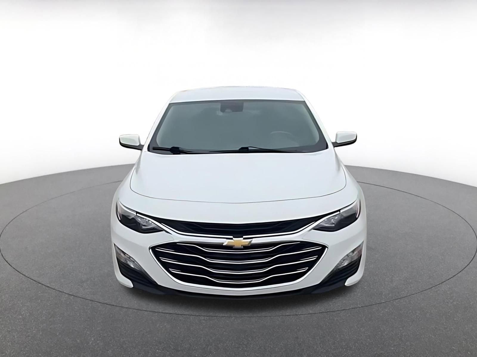 Thumbnail: 2023 Chevrolet Malibu - 4