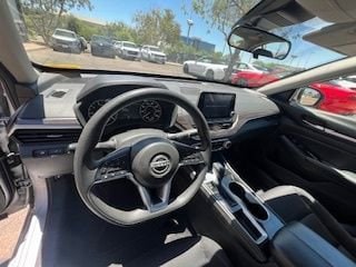 Thumbnail: 2023 Nissan Altima - 9