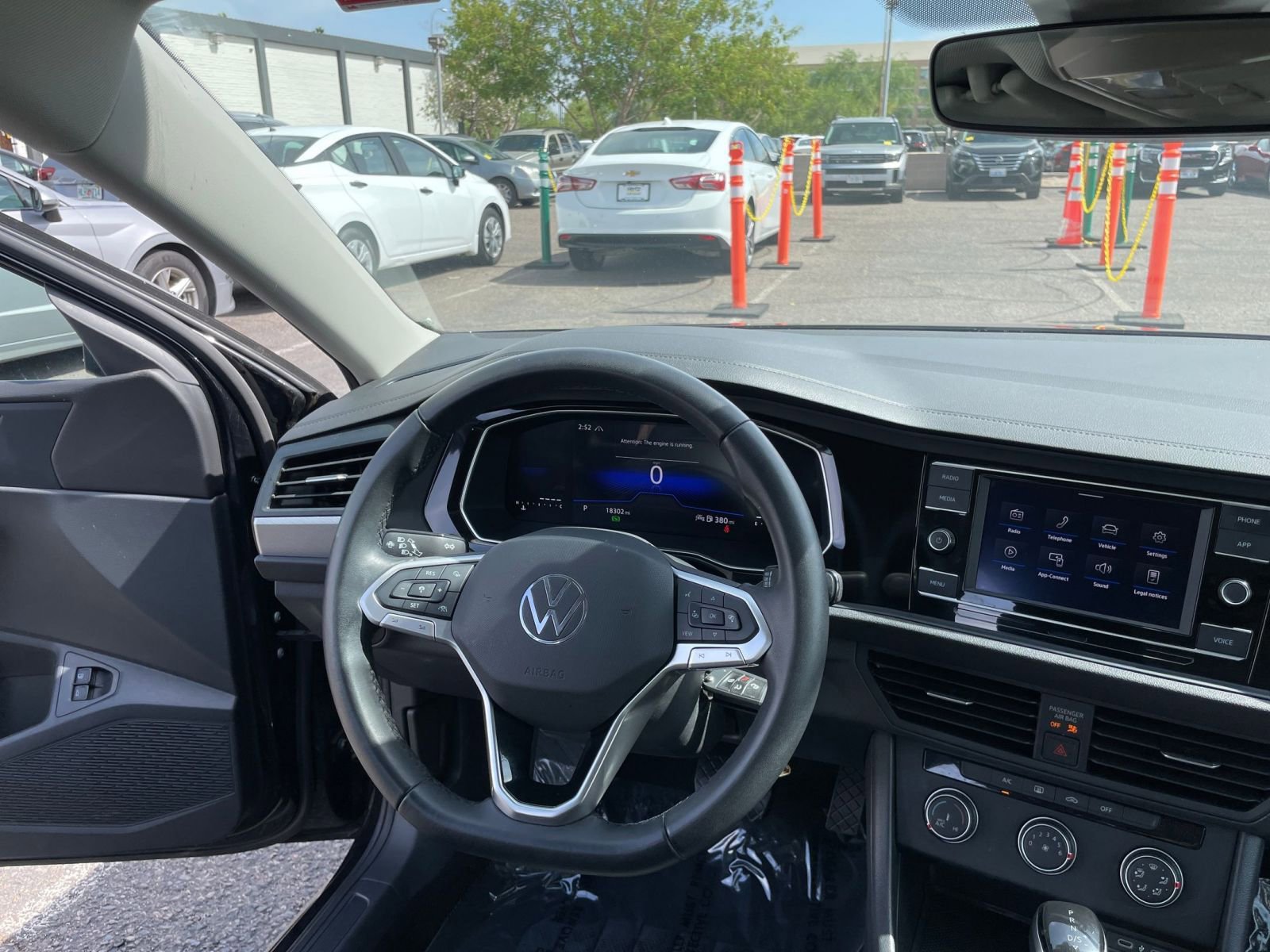 Thumbnail: 2024 Volkswagen Jetta - 32