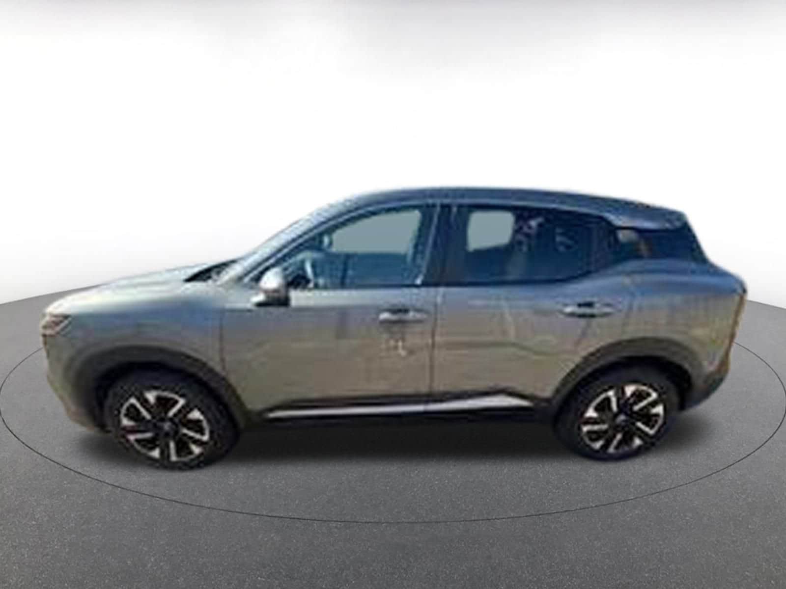 Thumbnail: 2025 Nissan Kicks - 4