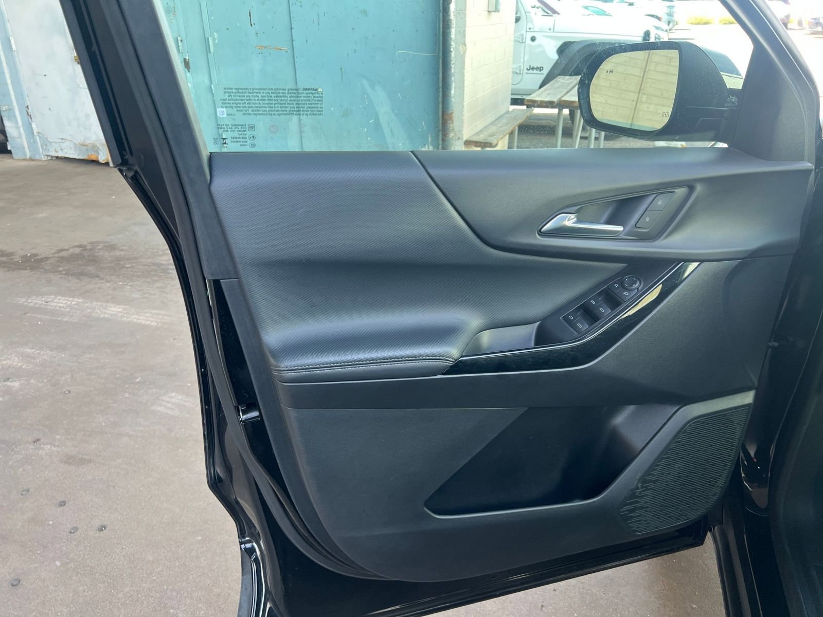 Thumbnail: 2025 Chevrolet Equinox - 18