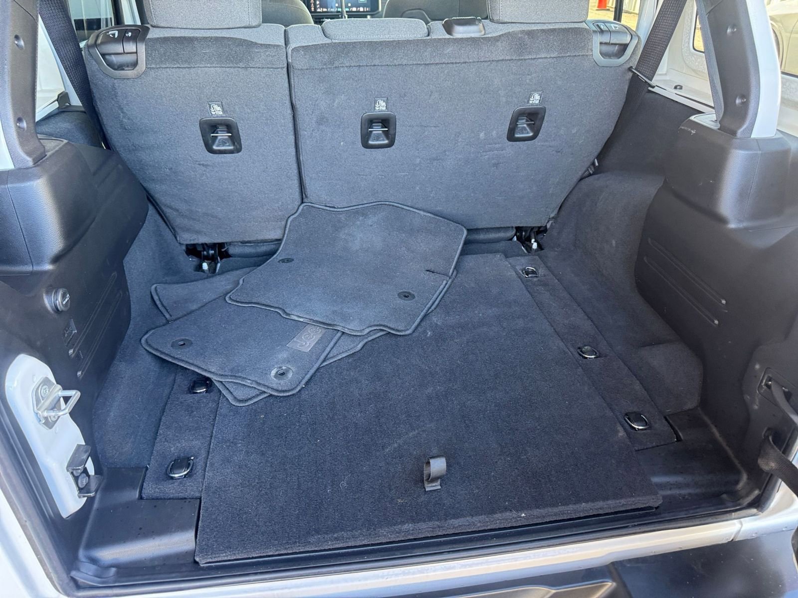 Thumbnail: 2025 Jeep Wrangler - 31