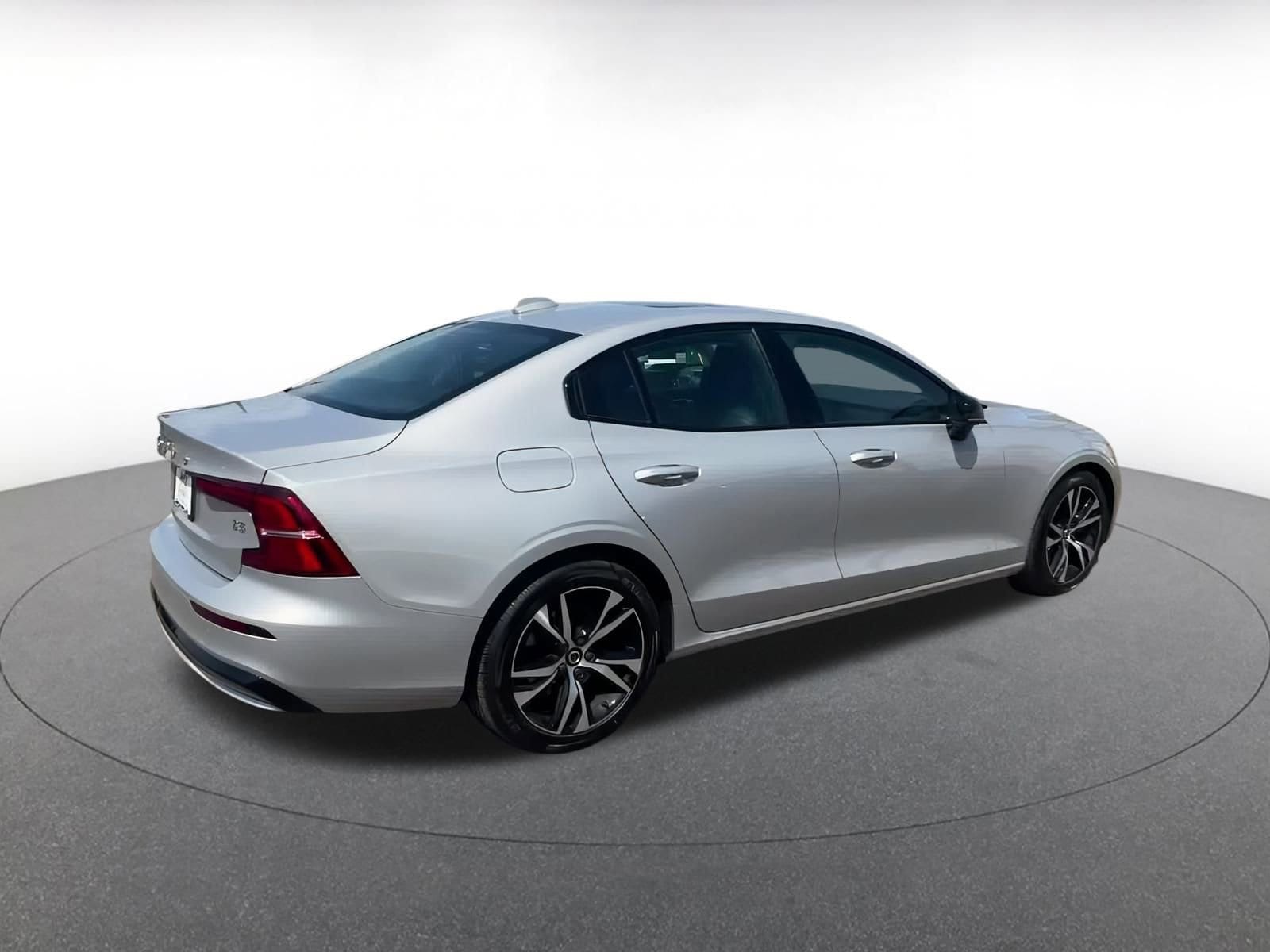 Thumbnail: 2024 Volvo S60 - 15