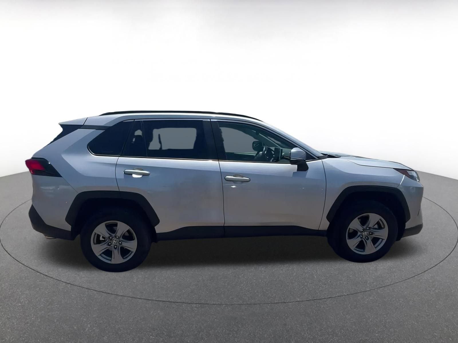 2024 Toyota RAV4 XLE 16