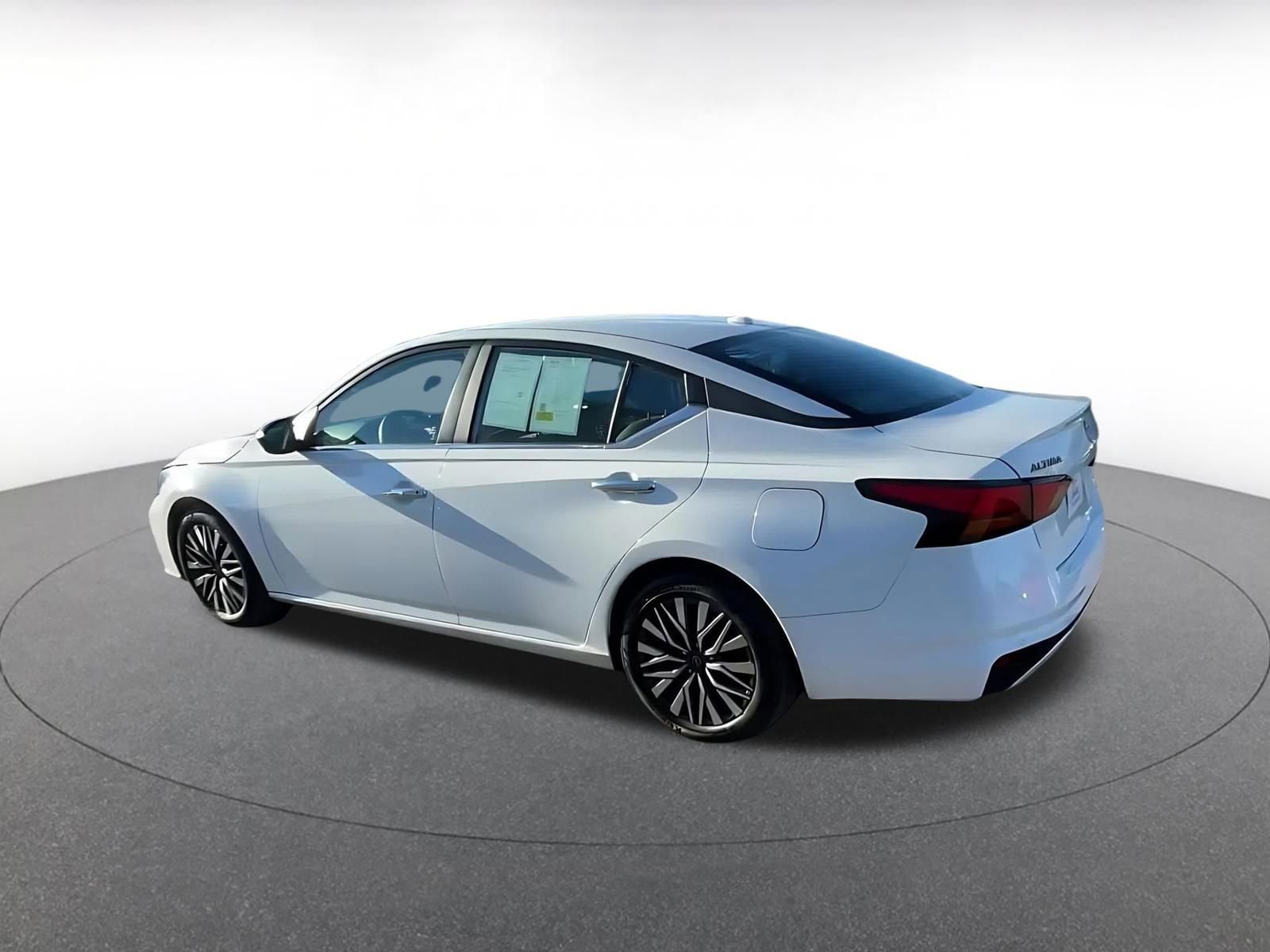 Thumbnail: 2025 Nissan Altima - 10