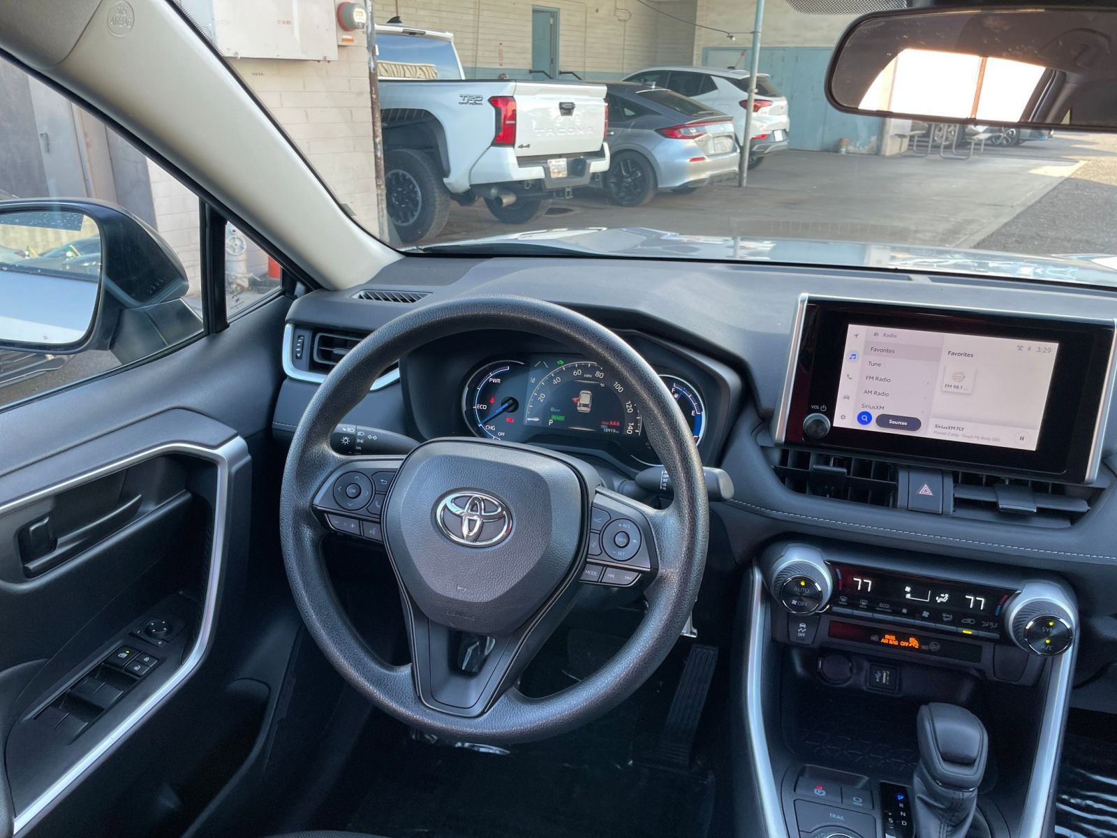 Thumbnail: 2025 Toyota RAV4 - 33