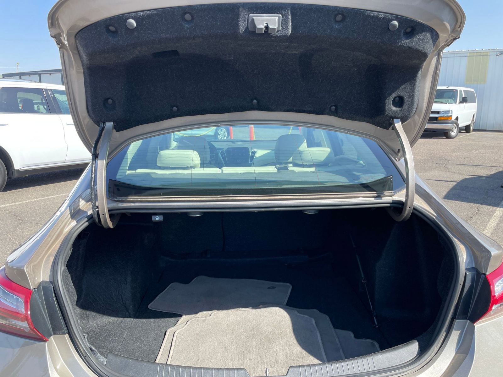 Thumbnail: 2024 Chevrolet Malibu - 31