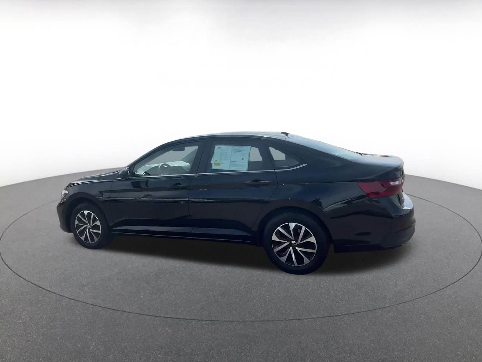 Thumbnail: 2024 Volkswagen Jetta - 10