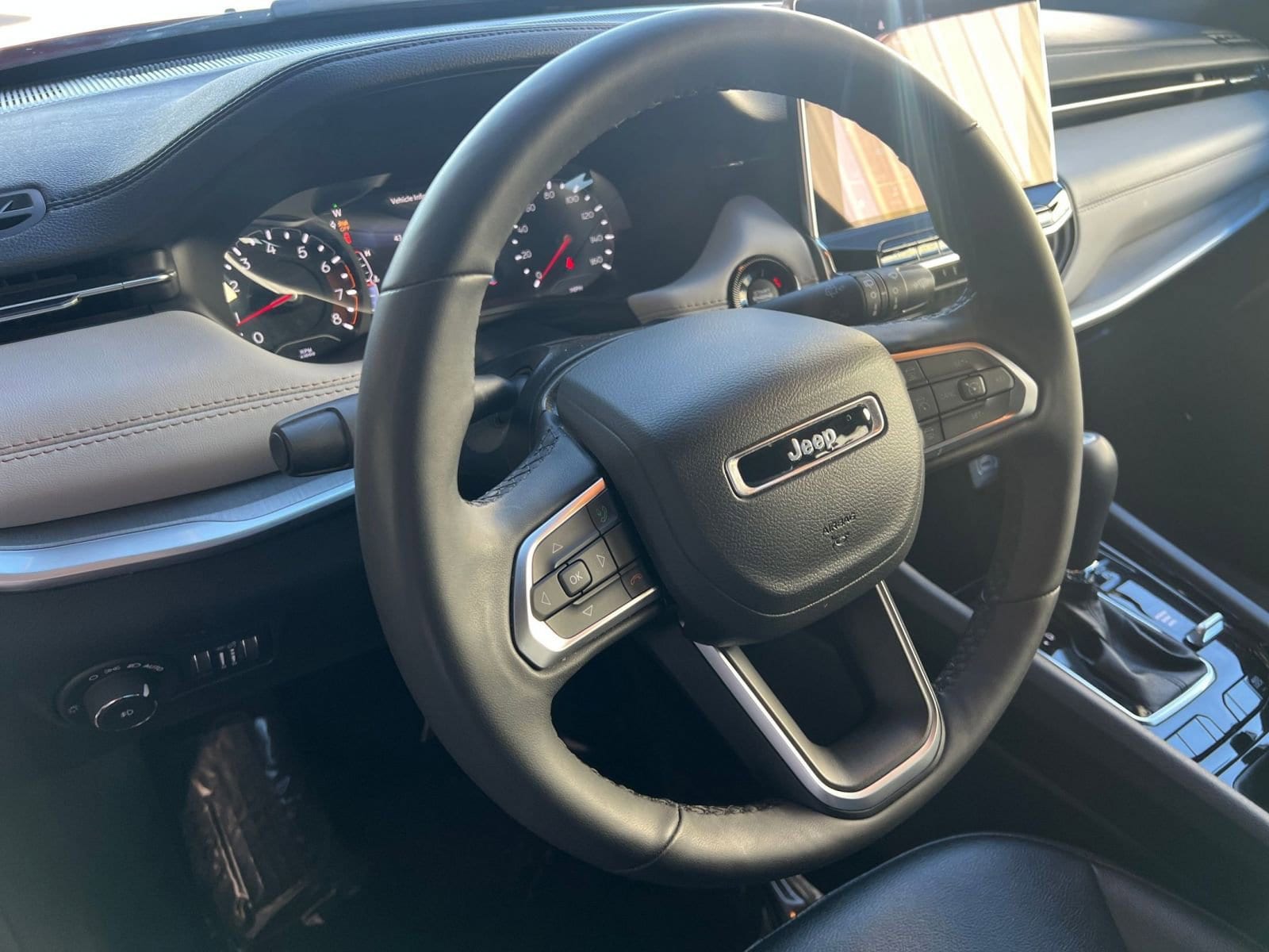 Thumbnail: 2025 Jeep Compass - 28