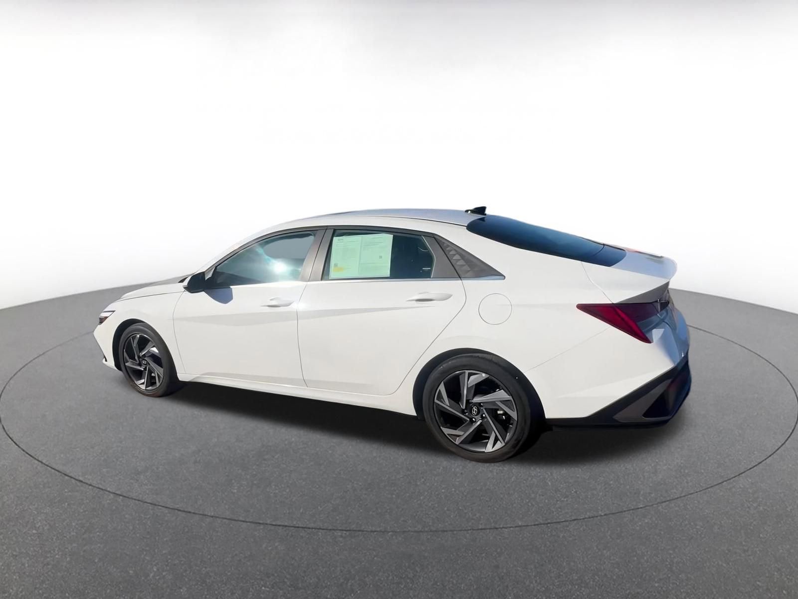 Thumbnail: 2025 Hyundai Elantra - 10