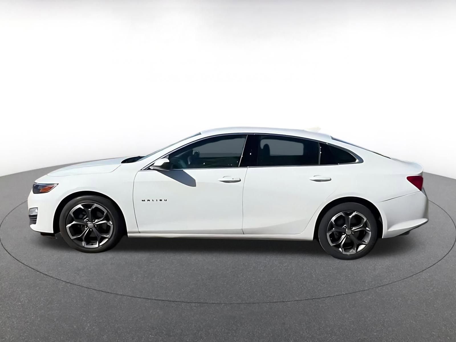 Thumbnail: 2024 Chevrolet Malibu - 10