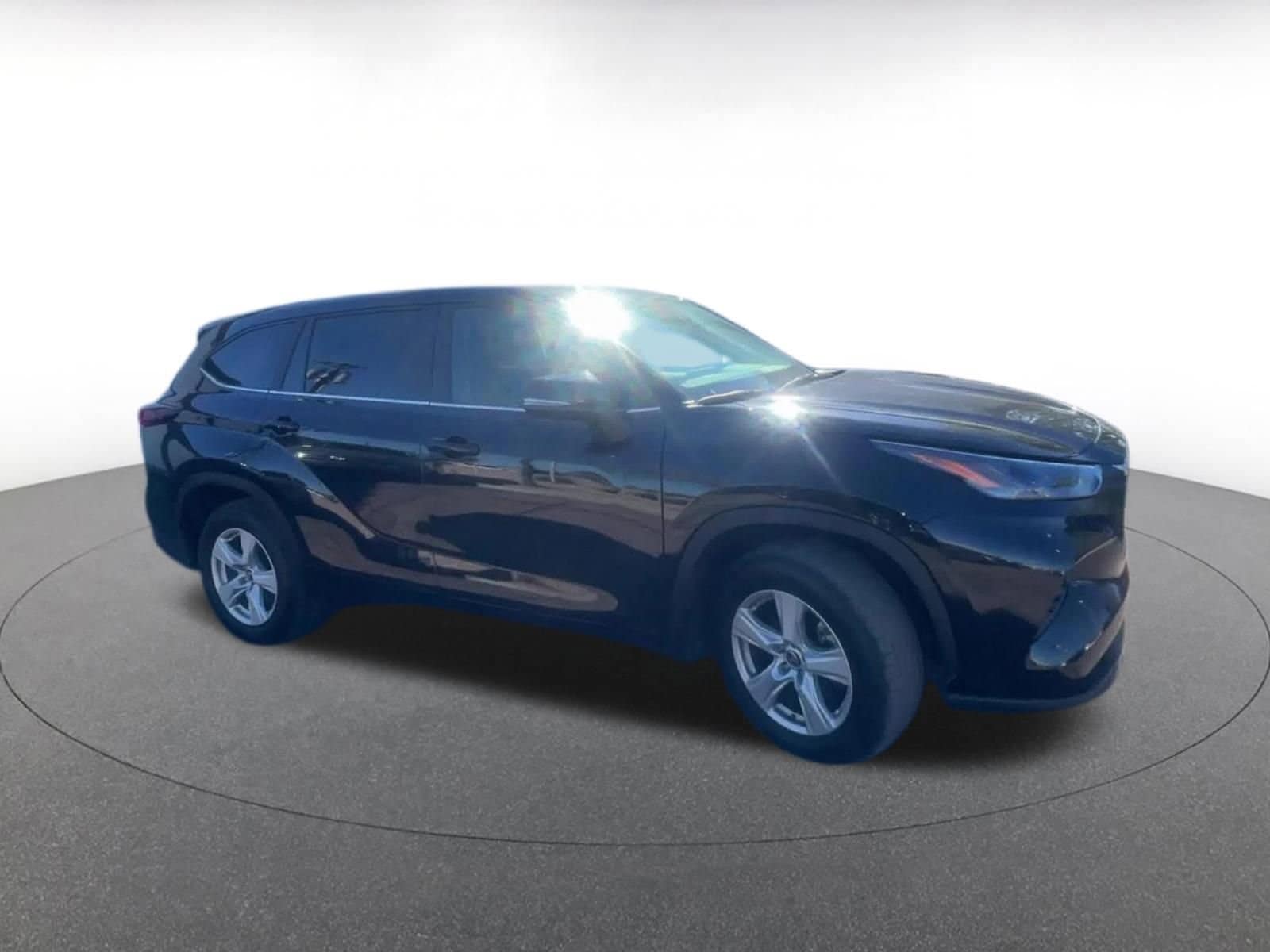 Thumbnail: 2025 Toyota Highlander - 2