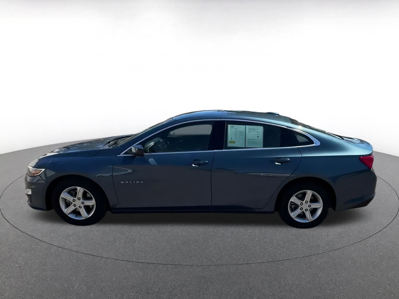 Thumbnail: 2023 Kia Forte - 8