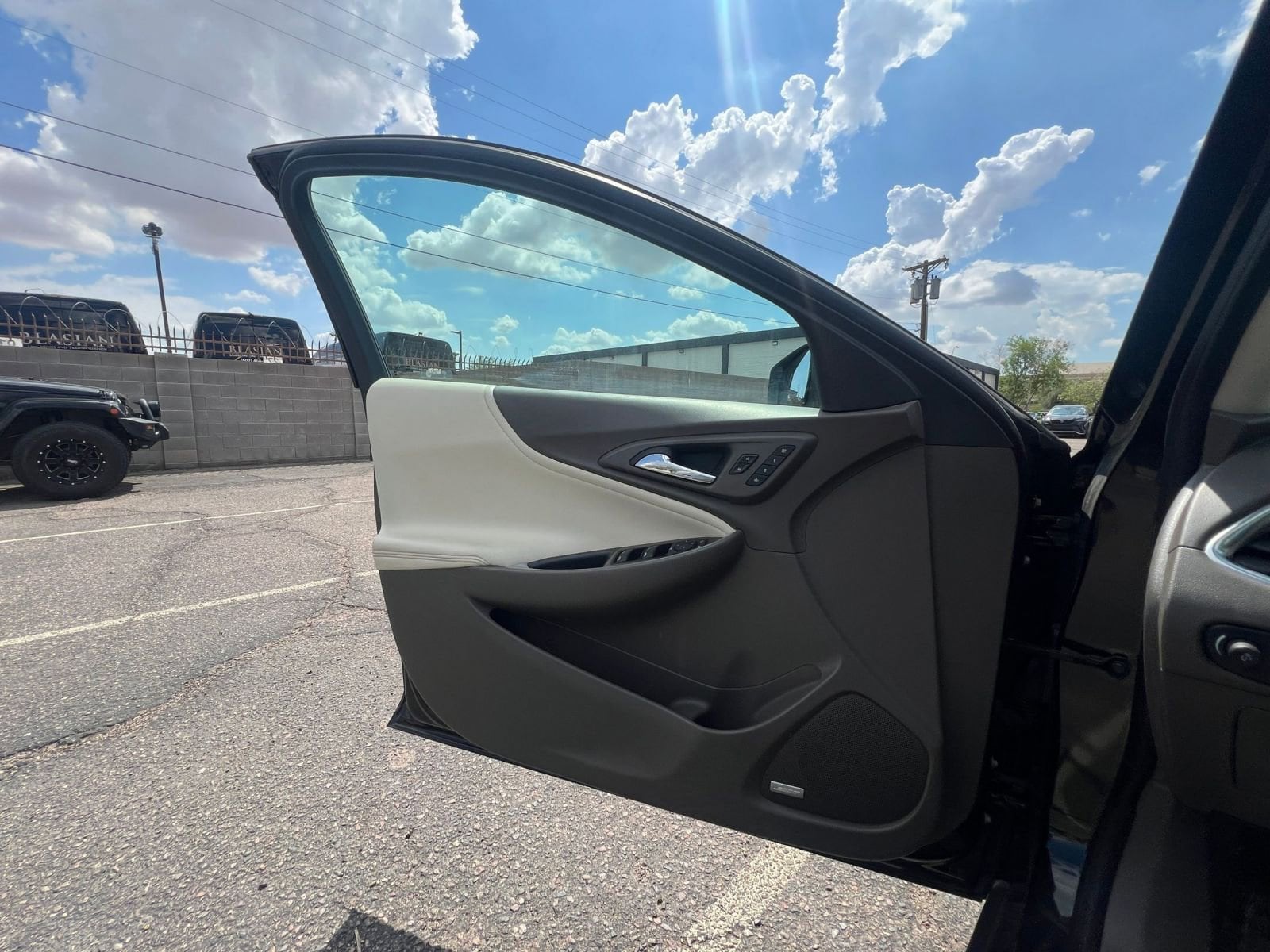 Thumbnail: 2024 Chevrolet Malibu - 20