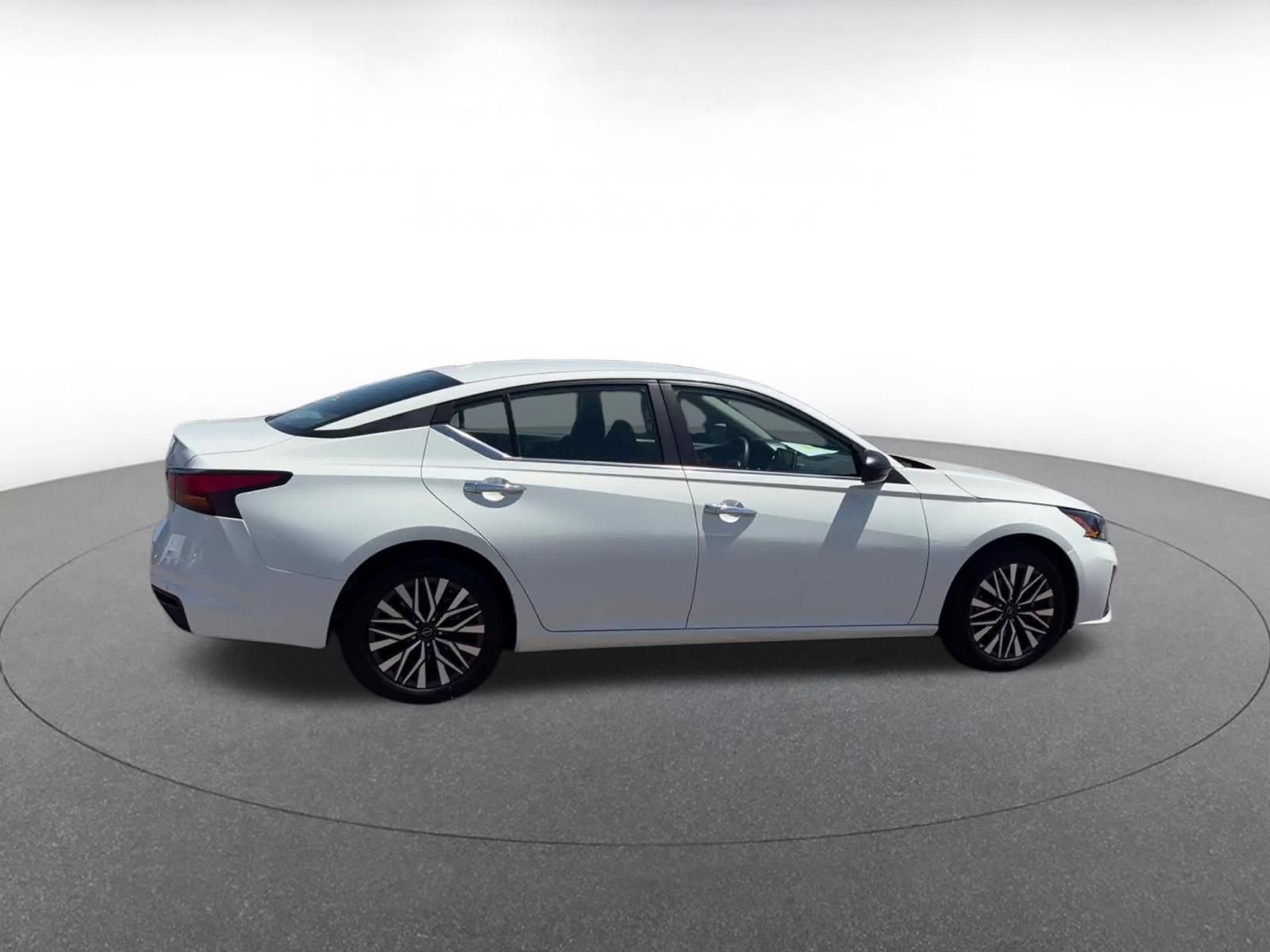 Thumbnail: 2025 Nissan Altima - 14
