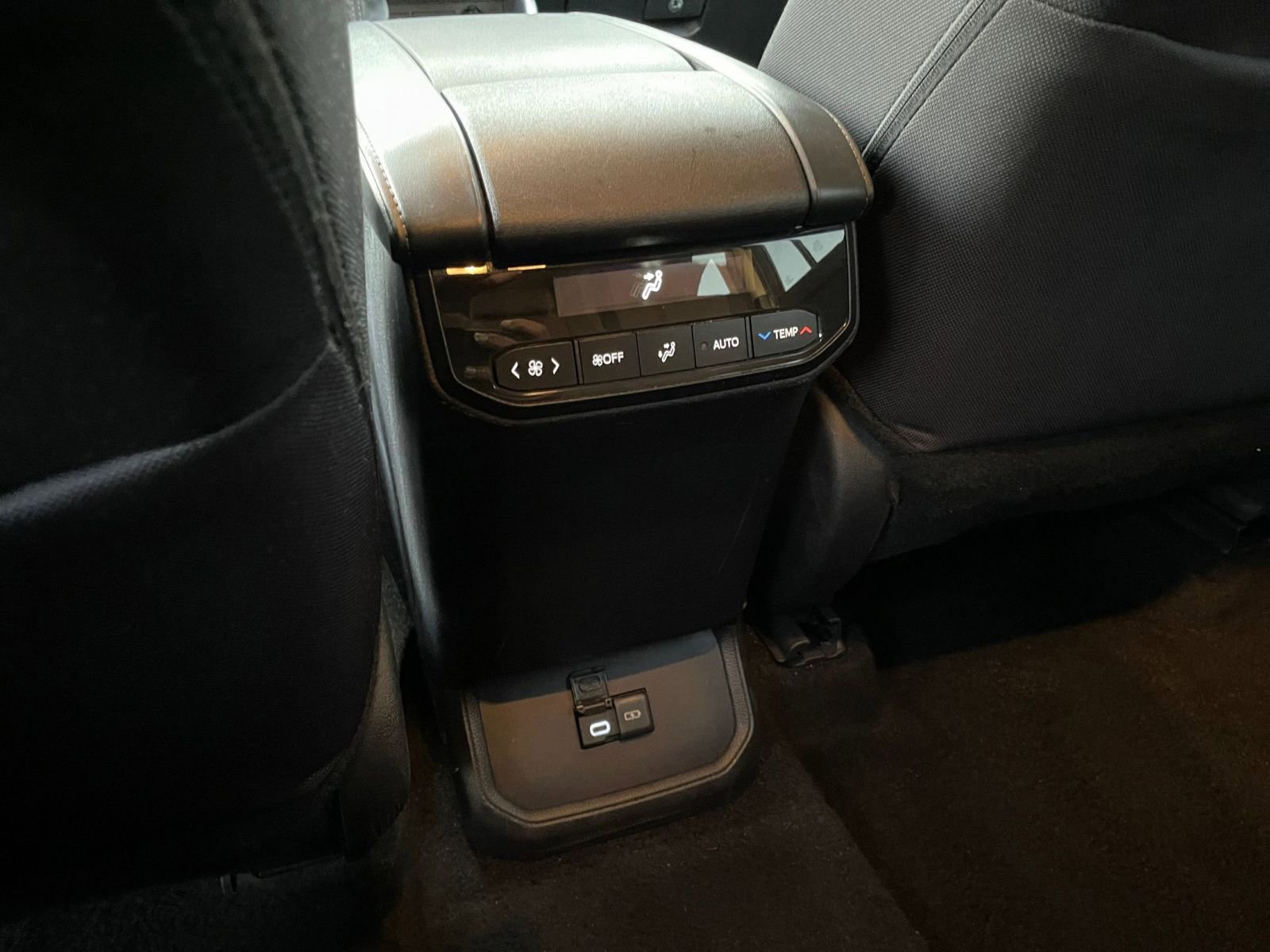 Thumbnail: 2025 Toyota Highlander - 27