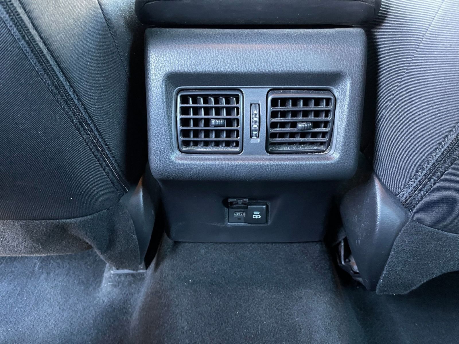 Thumbnail: 2025 Toyota Camry - 23