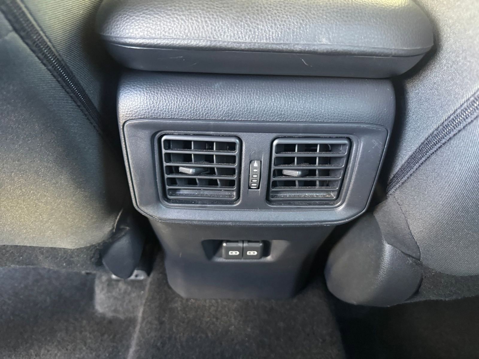 Thumbnail: 2025 Toyota RAV4 - 24