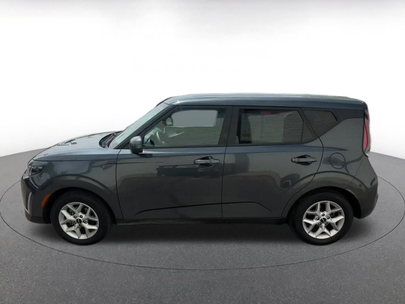 2024 Kia Soul LX 8