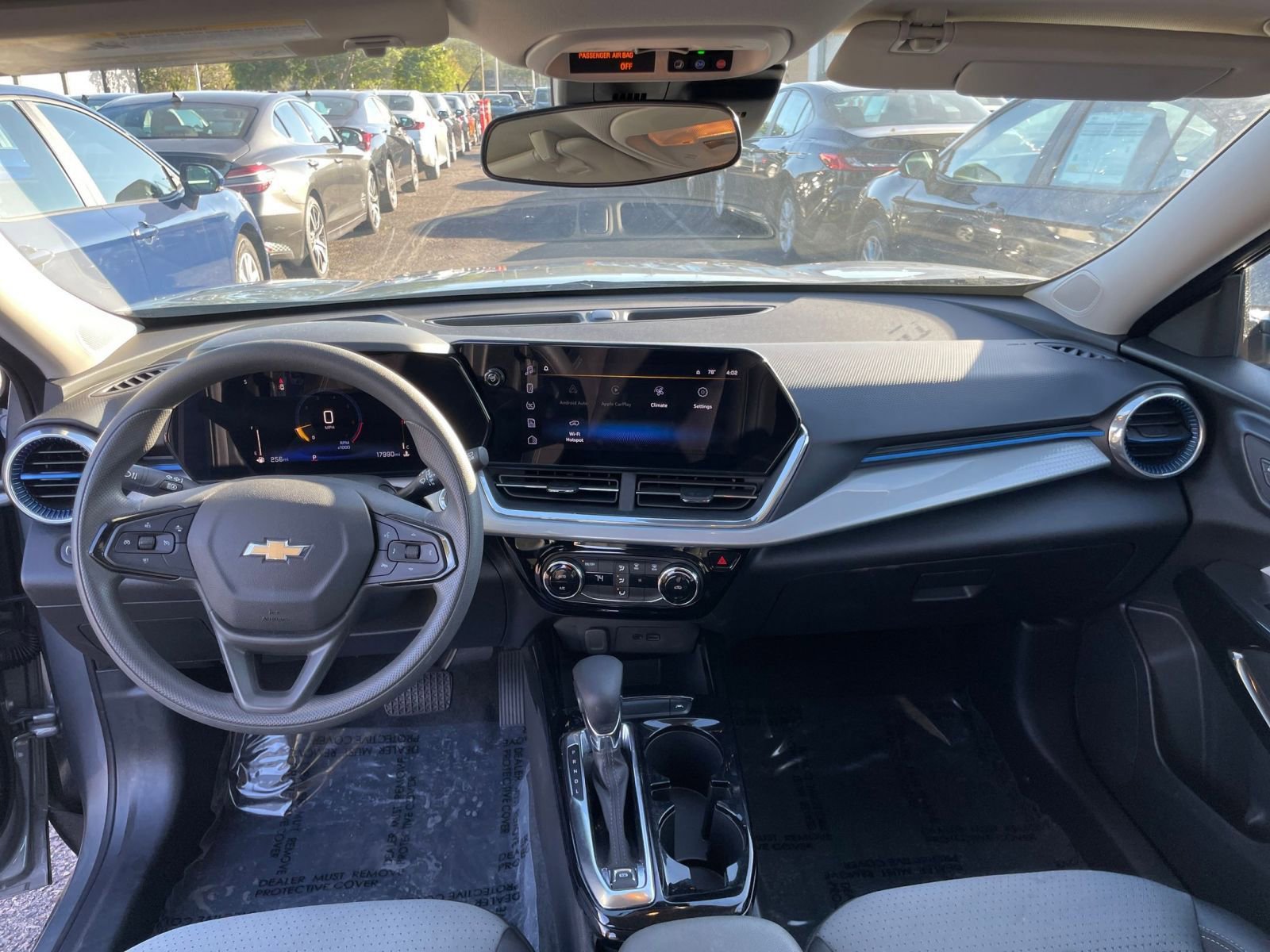 Thumbnail: 2025 Chevrolet Trax - 32