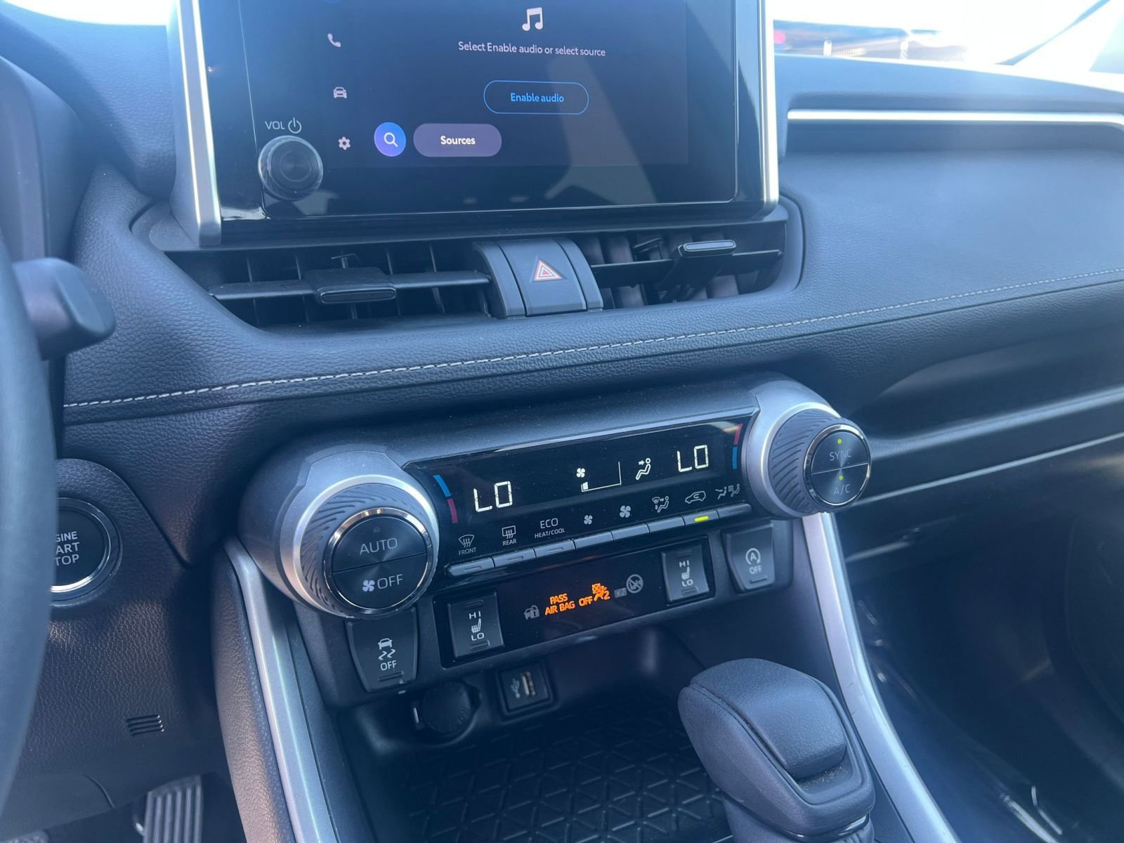 2024 Toyota RAV4 XLE 21