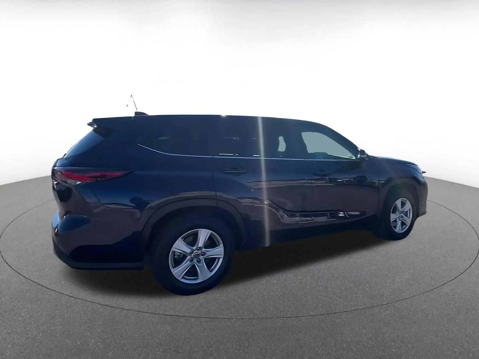 Thumbnail: 2025 Toyota Highlander - 15