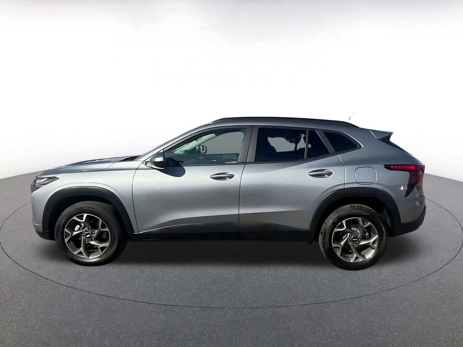 Thumbnail: 2025 Chevrolet Trax - 9