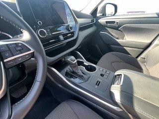 Thumbnail: 2025 Toyota Highlander - 15