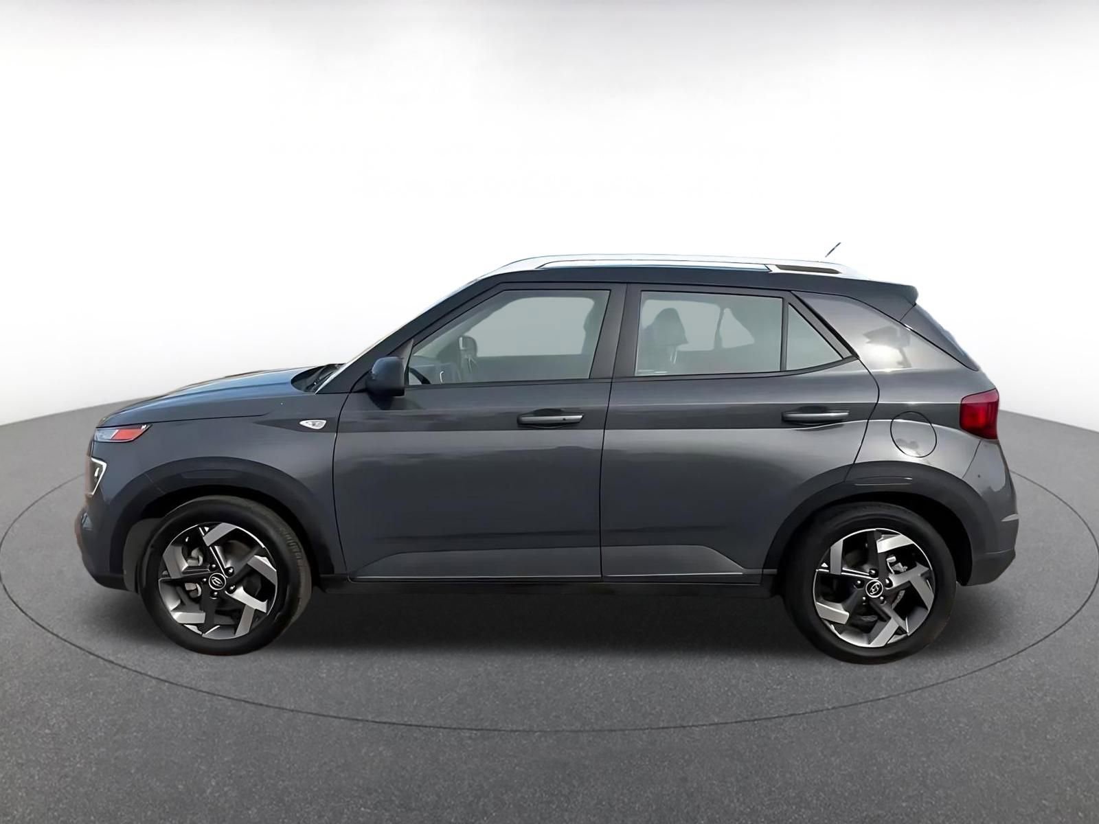 Thumbnail: 2023 Hyundai Venue - 9