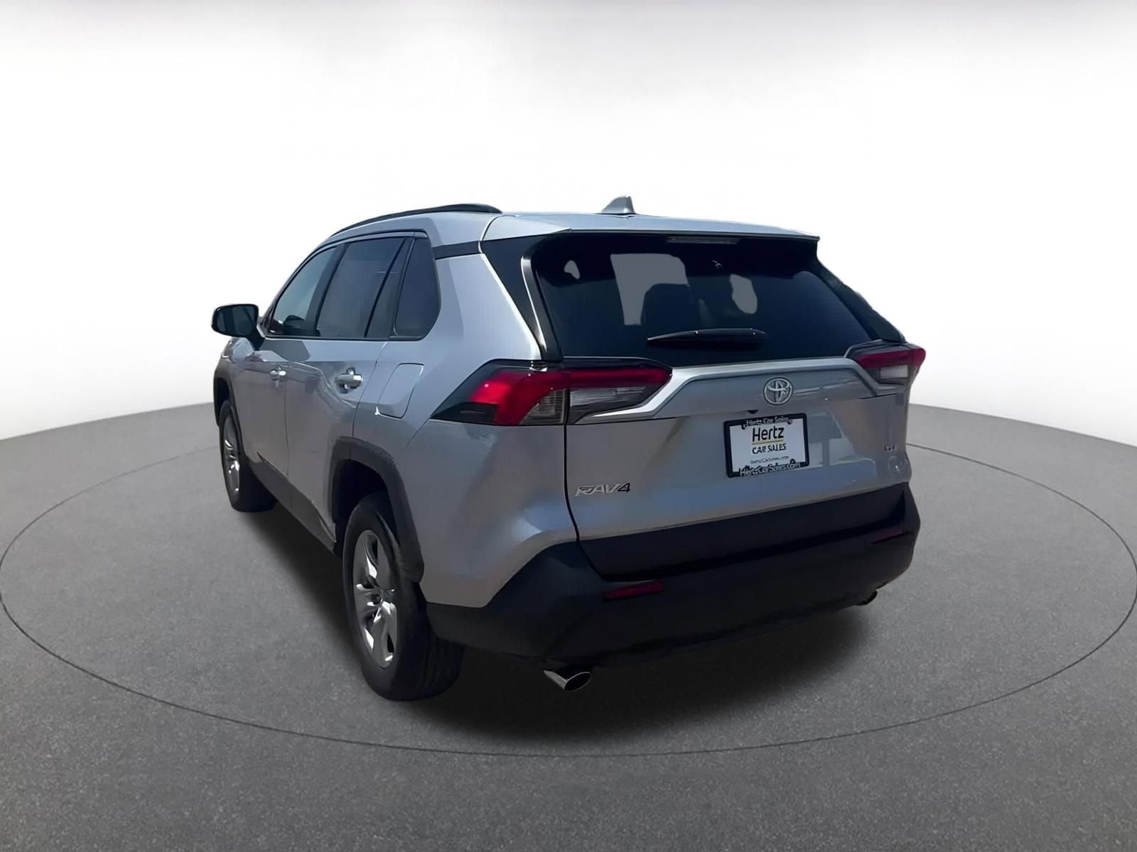 2024 Toyota RAV4 XLE 10
