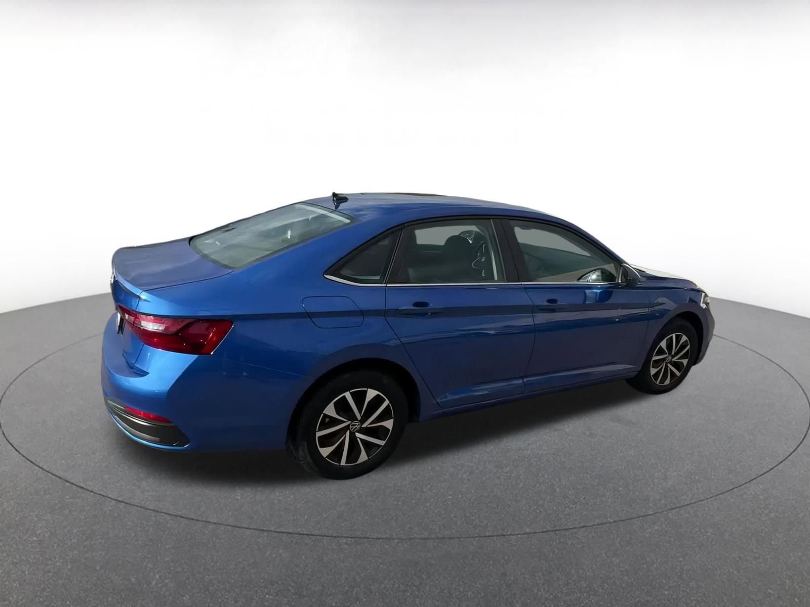 Thumbnail: 2024 Volkswagen Jetta - 15