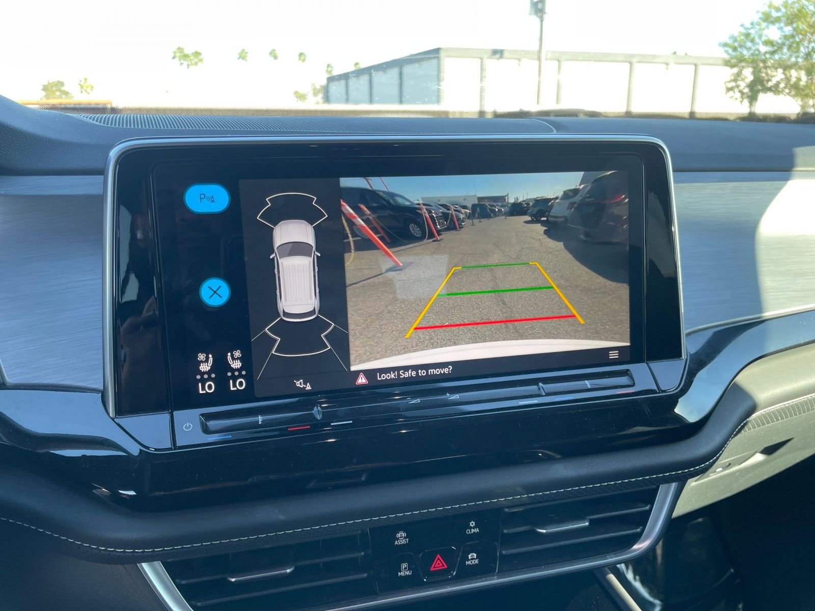 Thumbnail: 2025 Volkswagen Atlas - 25