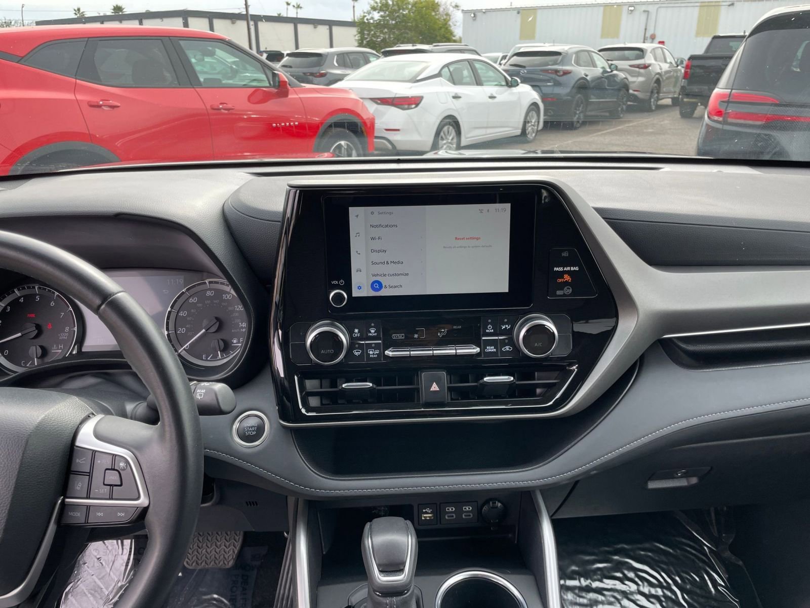 Thumbnail: 2025 Toyota Highlander - 17