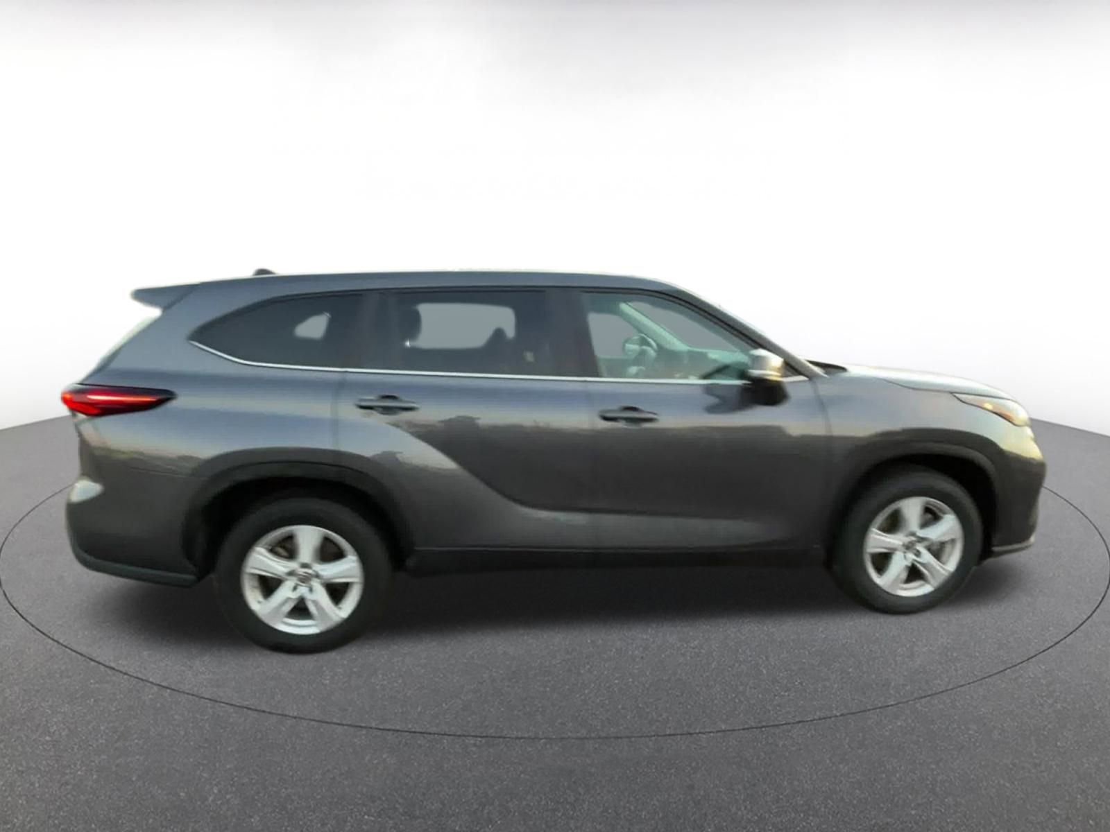 Thumbnail: 2025 Toyota Highlander - 16