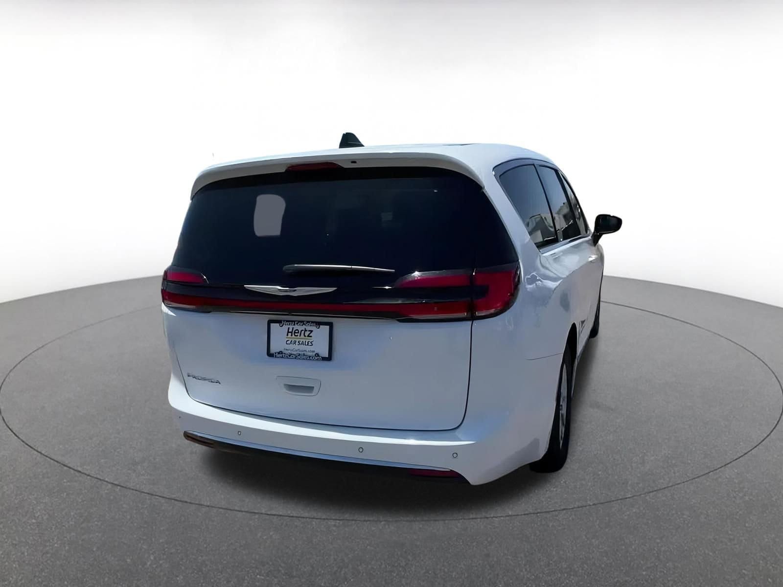 2024 Chrysler Pacifica Touring L 13