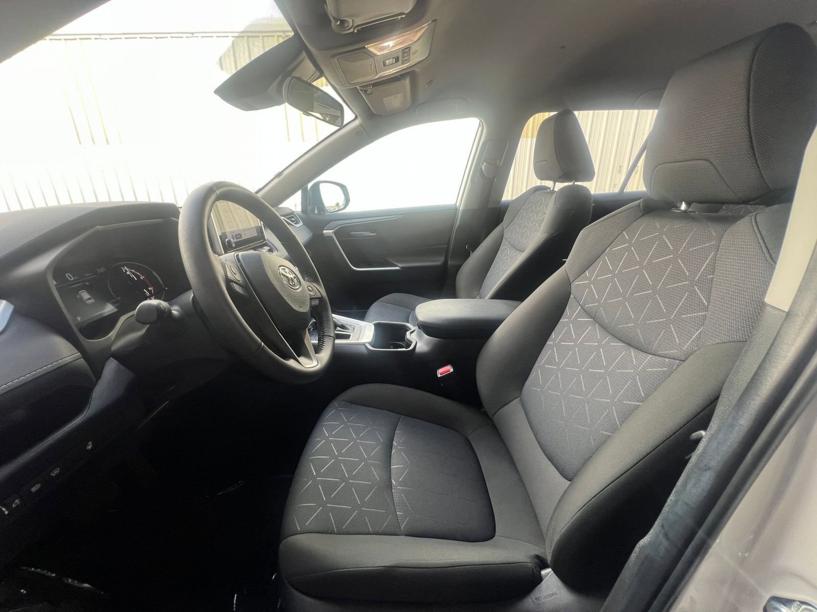 Thumbnail: 2025 Toyota RAV4 - 27