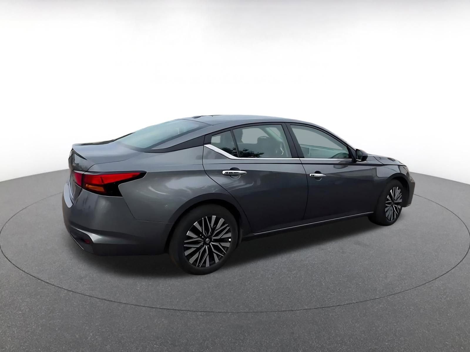 Thumbnail: 2025 Nissan Altima - 15